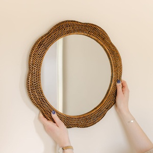 Miroirs décoratifs mignons pour chambre et salle de bain, pièces d'appoint en rotin naturel tressé à la main avec bord festonné - Product Image 6
