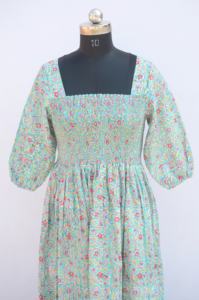 Robe longue à fleurs, manches cloche, robe longue d'été, encolure carrée avec smocké, robe Maxi, cadeau pour elle - Product Image 2