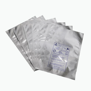 Bolsas de Plástico BOPP Laminadas con Sellado Térmico de 1260x580x0.135mm, Grado Alimenticio, Color Plateado - Product Image 1
