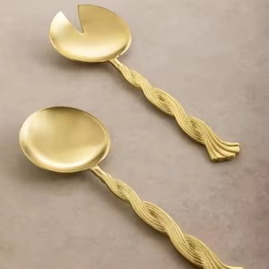 Elegante Juego de Ensaladera de Metal Decorativo para Comedor de Lujo y Estilo Buffet - Product Image 2