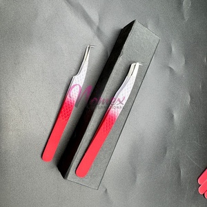 Pinzas para pestañas de acero inoxidable sostenibles, agarre de diamante plateado puntiagudo, antimagnético, aislamiento de 45 grados, recubrimiento en polvo suave - Product Image 3