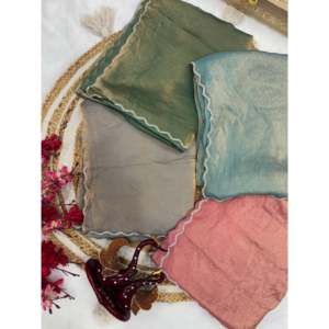 Hermoso Sari Jarkhan con Trabajo de Diamantes para Bodas y Fiestas - Elegante Atuendo para Fiestas - Product Image 4