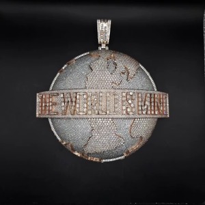 Pendentif personnalisé « The World is Mine » en moissanite et diamants, style hip-hop, en argent 925, bicolore, avec lettre personnalisée - Product Image 4