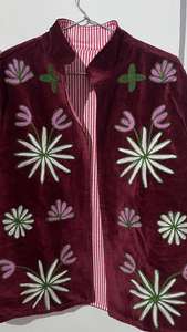 Veste en velours brodée de fleurs faite à la main, manteau bohème Suzani - Product Image 4