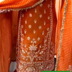 Traje de seda moderno de diseño, sin coser, bordado a mano, para mujer, ropa de fiesta india y pakistaní - Product Image 3