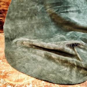Cuero de vaca de gamuza con patrón acabado para bolsos y zapatos, modelo SS-161, 5.5-6 pies cuadrados, de ISONZ Leather Zone - Product Image 1