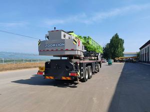 Equipo de Elevación Industrial Usado, Grúa sobre Camión ZOOMLION ZTC350H5-1, 35 Toneladas, Pluma Principal de 45m, Transmisión Rápida de 8 Velocidades, Euro VI - Product Image 3