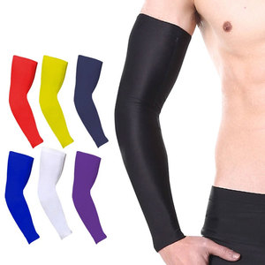 Manchon de compression pour bras avec logo personnalisé, tissu respirant à séchage rapide pour le basketball - Unisexe, haute qualité - Product Image 1