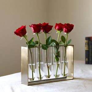 Jarrón moderno de hierro dorado para decoración del hogar y la oficina - Product Image 4