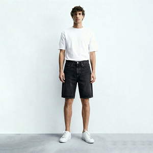 Shorts en jean personnalisés OEM pour hommes, fabriqués au Pakistan, légers, coupe élégante, idéaux pour la salle de sport et les looks d'été quotidiens - Product Image 2