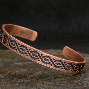 Premium Interlocking Link Engraved Open Cuff Copper Therapy Bracelet Exquisite Craftsmanship Fashion Jewelry - Product Image 5