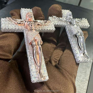 Colgantes Personalizados de Jesús en la Cruz, 2 Tonos, Corte Baguette, Moissanita, Plata, Colgante de Cruz, Colgante de Jesús, Joyería Religiosa - Product Image 4