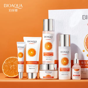 Set de 6 Piezas de Crema Facial Hidratante y Blanqueadora con Vitamina C para el Cuidado de la Piel, Incluye Crema Facial, Loción y Sérum - Product Image 1