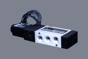 วาล์วนิวแมติก STRONG AIR 5/2 สำหรับเครื่องจ่ายของเหลว 24V DC แรงดันสูง ขนาดกะทัดรัด ควบคุมลม สำหรับอุตสาหกรรมอัตโนมัติ เครื่องจักรโลหะ - Product Image 3