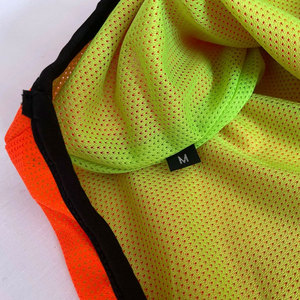 Chaleco de fútbol elegante, tela de malla duradera, ajuste cómodo, ideal para partidos de práctica y sesiones de entrenamiento. - Product Image 6