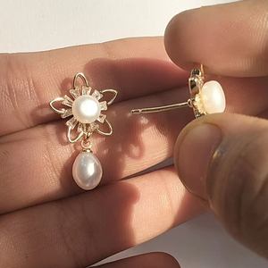 Boucles d'oreilles pendantes en perles d'eau douce, motif floral, plaquées or, en laiton anti-ternissement, pour femmes - Product Image 3