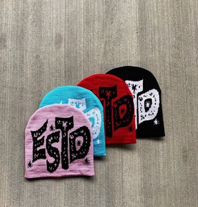 Bonnets d'hiver chauds et épais, imprimés de lettres multicolores, pour adultes, bonnets en tricot pour le sport - Product Image 1