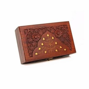กล่องเครื่องประดับแกะสลักจากไม้โรสวู้ดทำด้วยมือจากอินเดีย - Product Image 3