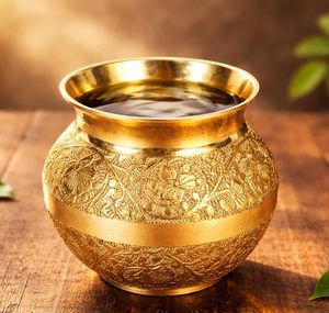 Lota Puja Kalash en laiton pur plaqué, motif floral artisanal, 200 ml, récipient traditionnel en laiton de haute qualité pour temple domestique, Jal Arpan - Product Image 3