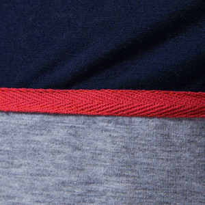 เสื้อโปโลผู้ชายสีพื้นพร้อมโลโก้แบบกำหนดเอง สำหรับใส่เล่นกอล์ฟในฤดูร้อน ระบายอากาศได้ดี ทรงปกติ - Product Image 3