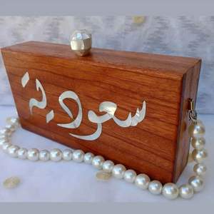 Bolso de Mano de Lujo con Incrustaciones de Madera MOP – Bolso de Noche con Marco Metálico – Accesorio para Bodas, Fiestas y Eventos Formales - Product Image 2