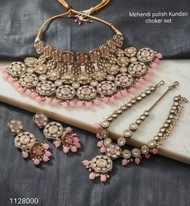 ชุดสร้อยคอแบบคุนดันสำหรับเจ้าสาวสุดหรูหราสไตล์ดั้งเดิม ประดับด้วยพลอยสีแดงทับทิม พร้อมต่างหูและมงกุฎติกก้า เหมาะสำหรับงานแต่งงานและงานเลี้ยงสำหรับผู้หญิง - Product Image 4