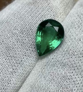 Gema de Esmeralda Verde Natural con Corte de Pera para Colgante, Suministro de Gemas Sueltas para Joyería Panna - Product Image 3