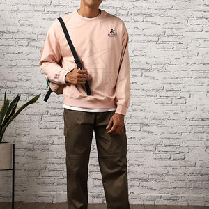 Sweat-shirt oversize en tissu chaud et confortable, au design simple et au style décontracté. - Product Image 3