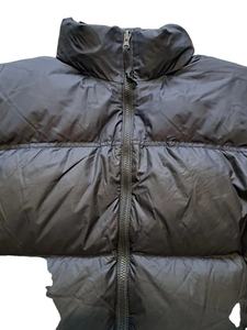 Nouvelle arrivée 2026, doudoune noire d'hiver pour homme avec col montant et logo sur le devant - Product Image 4