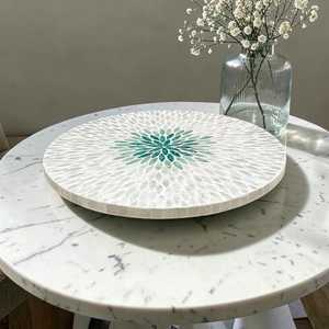 Plateau tournant élégant en nacre incrustée, motif personnalisé, pour coiffeuse, table à manger et intérieurs de luxe - Product Image 3