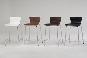 Chaise de bar moderne en bois blanc avec base en métal chromé, design nordique moderne, base antidérapante pour usage commercial en cuisine - Product Image 4