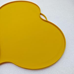 Tapete de Silicona Impermeable de 1 cm de Grosor para Alimentación de Mascotas, Diseño de Mimbre en Forma de Hueso, 2 Tipos, Resistente a Derrames para Platos y Comederos de Mascotas - Product Image 1