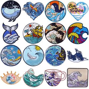 Écusson brodé personnalisé en usine, motif dessin animé, thermocollant pour vêtements, sacs, casquettes et chapeaux - Product Image 1