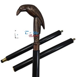 Bastón de Caminar Plegable de Madera con Mango de Cabeza de Cuervo Negro Antiguo de Aluminio Estilo Vintage, Hecho a Mano, de Alta Calidad, para Senderismo al Aire Libre - Product Image 1