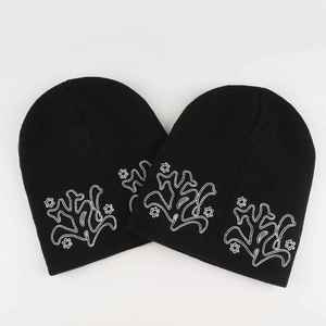 Gorro Personalizado de Alta Calidad con Diseño de Calavera Clásica, Cálido, 100% Acrílico, con Bordado Personalizado - Product Image 1