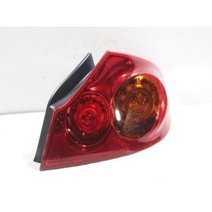Luz Trasera Derecha Usada en Estado de Funcionamiento - Product Image 2