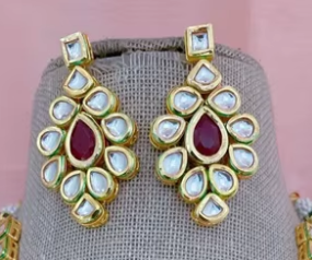 Look traditionnel finition or collier Kundan de qualité supérieure avec boucles d'oreilles pour femmes bijoux de créateur pour Collection de mariage - Product Image 2