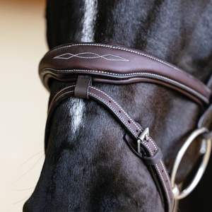 Bridon de cheval durable, entièrement personnalisable et réglable, en cuir PU de haute qualité avec rembourrage souple et quincaillerie en acier inoxydable. OEM bienvenu. - Product Image 3
