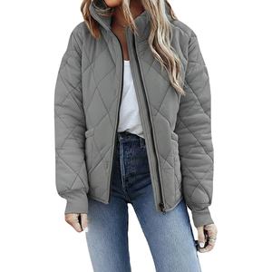 Blouson d'hiver matelassé respirant et coupe-vent pour femme, avec capuche et fermeture éclair, personnalisable avec logo, vente en gros - Collection 2026 de haute qualité - Product Image 1