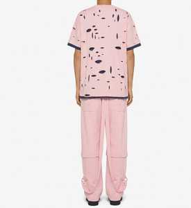 Camiseta de algodón oversize para hombre con logo frontal personalizado, diseño desgastado y recortado, estilo streetwear, transpirable y ecológica. - Product Image 2