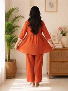 Conjunto coordinado de 2 piezas de Kurti y pantalón de algodón bordado para mujer |   Ropa Festiva y Casual en Color Naranja Óxido - Product Image 6