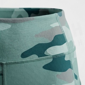 Leggings sublimés pour femmes au design optimal, vêtements légers de haute qualité, logo personnalisé imprimé, taille ajustée, vêtements de sport - Product Image 4