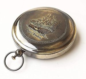 Brújula de Bolsillo Vintage de Latón con Tapa Articulada, Brújula Náutica Antigua Hecha a Mano, Regalo Marítimo Coleccionable - Product Image 1