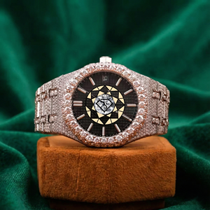 Reloj de Vestir de Lujo Personalizado con Movimiento de Cuarzo, Acero Inoxidable, Esfera Negra, Tono Plateado y Rosado, con Incrustaciones de Piedras, Diseño Exclusivo - Product Image 1