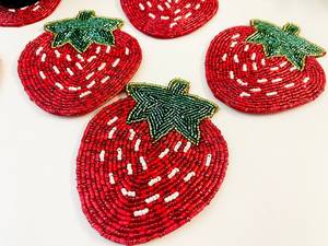 Sous-verres élégants en perles avec broderie, décoration de table abordable pour la maison, le bureau et le café par AALIYAN IMPEX - Product Image 1