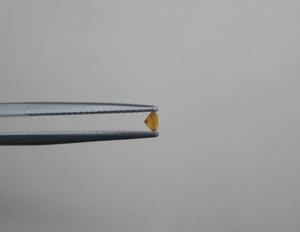 พลอยซิทรินธรรมชาติทรงกลมขนาด 2.5 มม. สำหรับงานฝีมือ ทำเครื่องประดับ และสะสม ได้รับการรับรองจากผู้ตรวจสอบอิสระ - Product Image 2