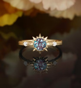 Bague Alexandrite en Argent Sterling 925, Bague de Fiançailles et de Mariage Vintage, Bijou de Luxe à Changement de Couleur, Cadeau Idéal pour Elle - Product Image 2