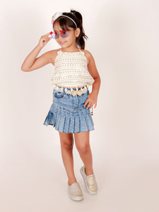 Haut sans manches tissé et orné Elaisha avec jupe en jean - Blanc et bleu - Product Image 1
