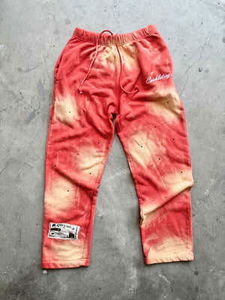 Ensemble streetwear tendance : sweat à capuche en coton délavé et vieilli, pantalon baggy oversize, broderie, impression en relief et strass - Product Image 3