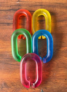 Décoration murale suspendue en chaîne de maillons en résine personnalisée, design écologique, design moderne et unique, prix bas - Product Image 2